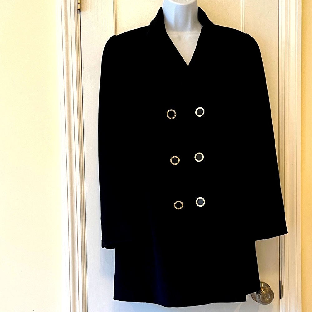 St. John Wool Cashmere Coat Women’s 6 
Black‎ Logo Buttons Italy Classic Luxury